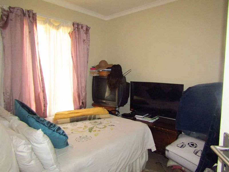 Three bedroom townhouse in Albertsdale - Photo 9