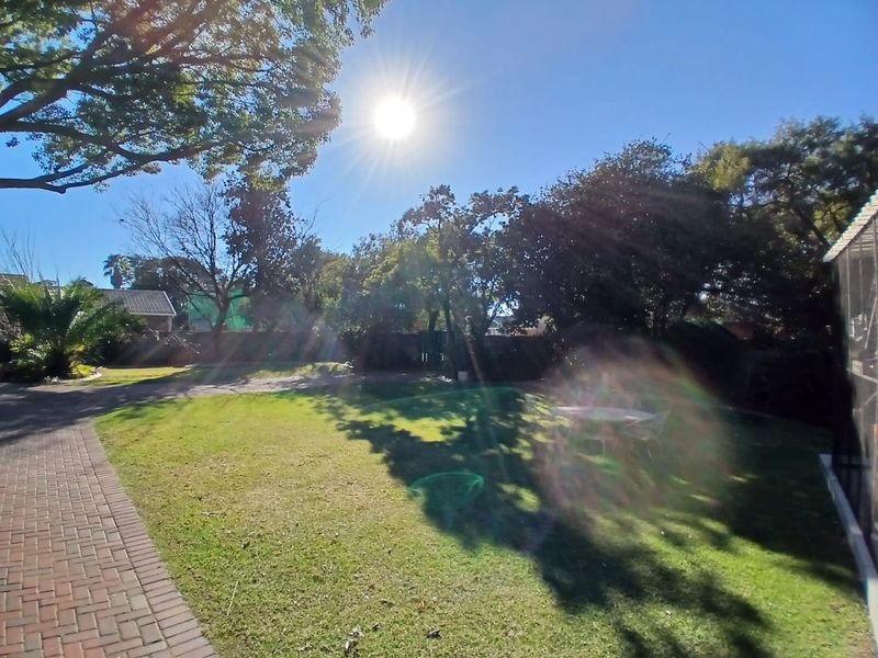 Endless Space to Live, Play and Grow. Sprawling Family home with an Unmatched Garden - Photo 3