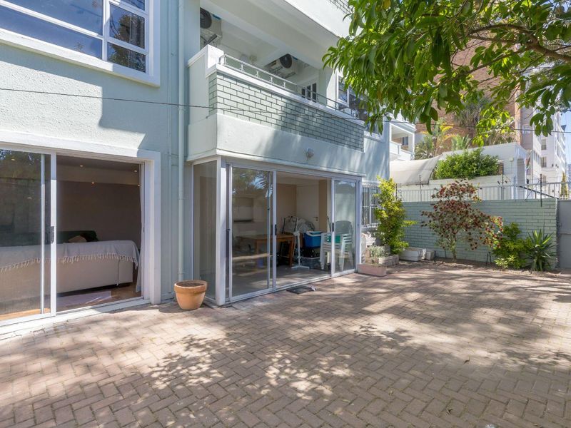 Outstanding Opportunity - Airbnb- & Pet Friendly,Spacious Garden Apartment with Garage - Photo 2