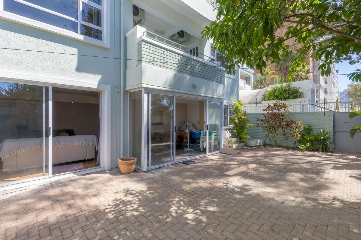 Outstanding Opportunity - Airbnb- & Pet Friendly,Spacious Garden Apartment with Garage - Photo 2