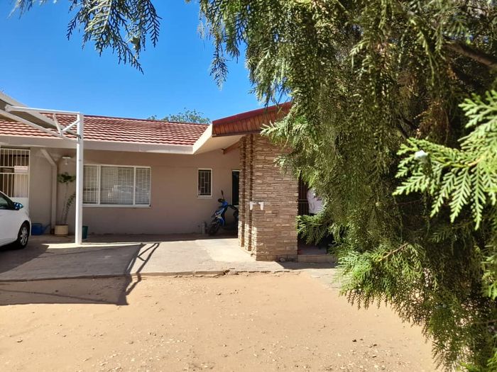 Property #2332303, House Pending Sale in Pioniers Park