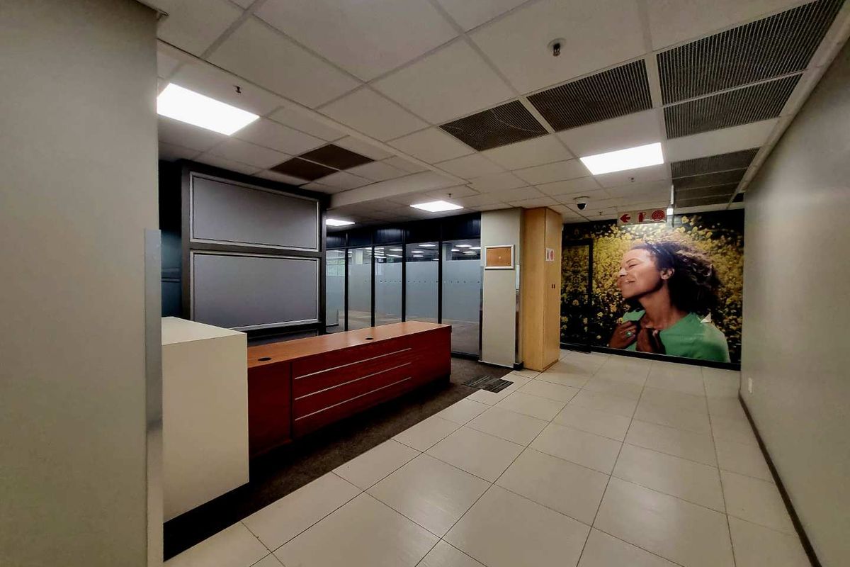 High-Spec 5,255m2 Industrial Property with Expansion Potential | 80% Tenanted - Photo 3