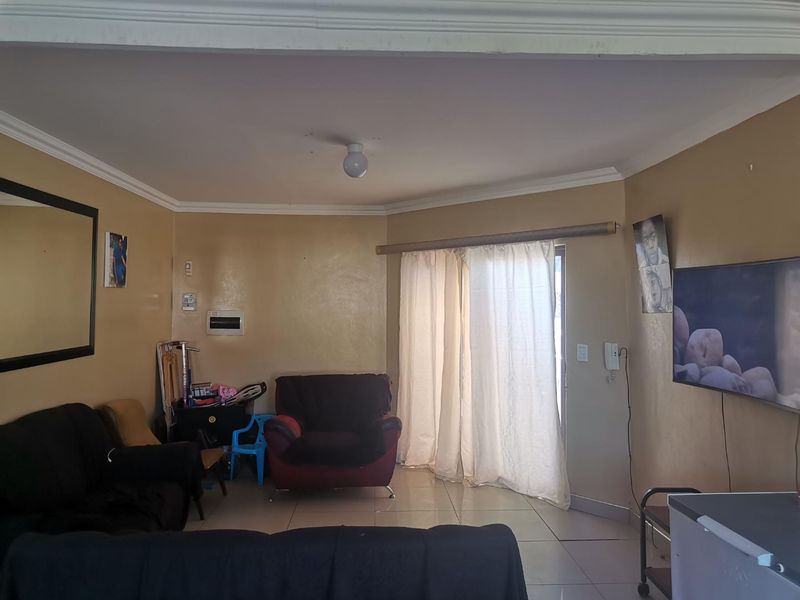 TOWNHOUSE | UPPER FLOOR LEVEL | ELDORADO GARDENS | KHOMASDAL - Photo 9