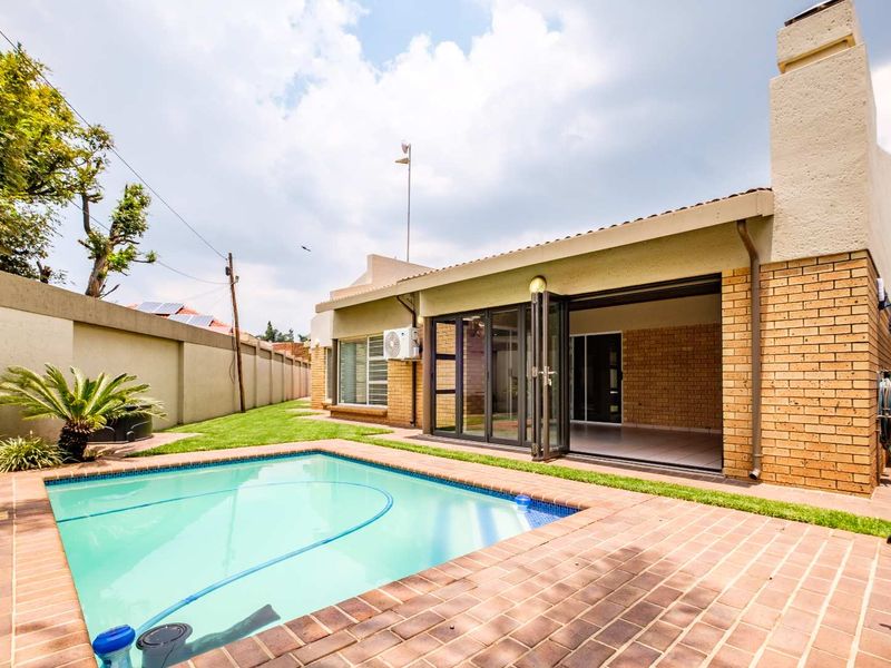 "Energy-Efficient Haven in Sunward park: Ideal for Investment or Downsizing!" - Photo 3
