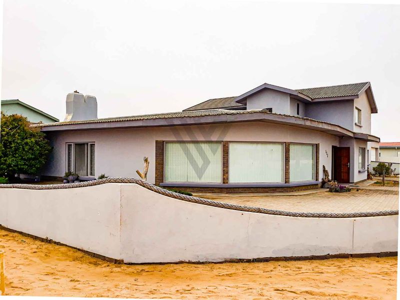 Spacious 6 Bedroom Home with 2 Bedroom Flatt. - Photo 4