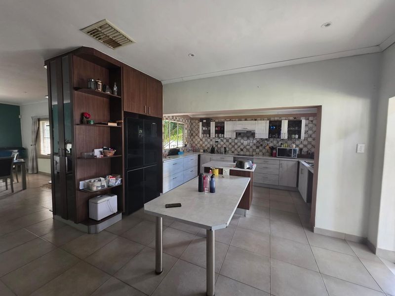 Large 3-bedroom house for sale in Tsumeb - Photo 5