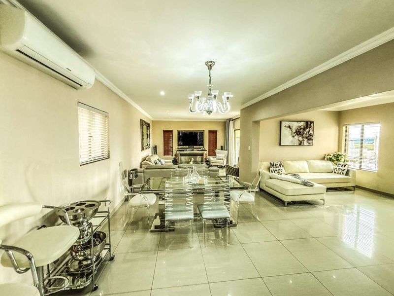 Stunning Family Home with Pool and Outdoor Entertaining - Photo 10