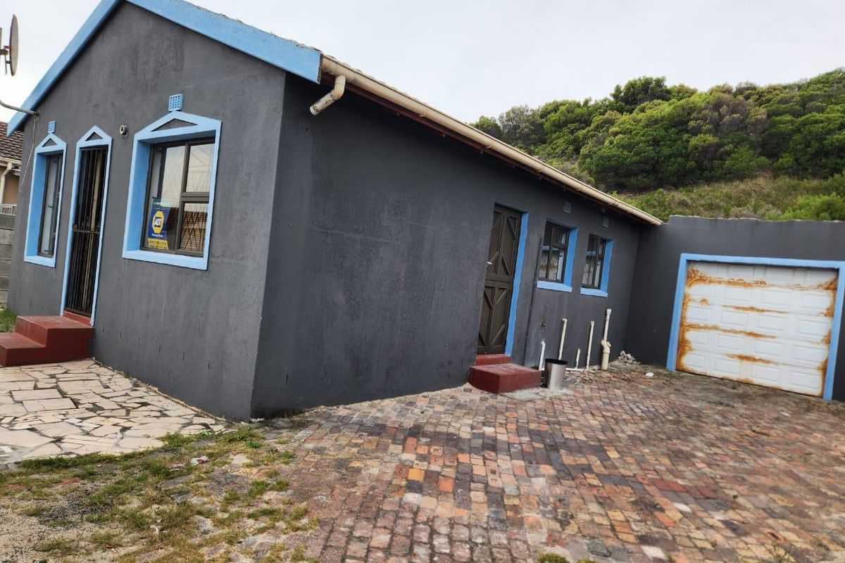 Charming Three-Bedroom House for Sale in Ilitha Park, Khayelitsha - Photo 3