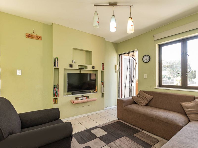 Welcome to your first home or next investment unit! - Photo 6