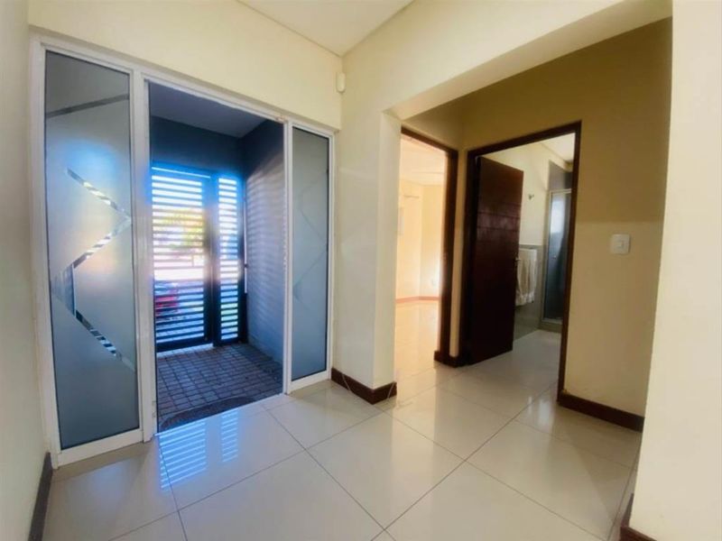 4 Bedroom House For Sale - Photo 6