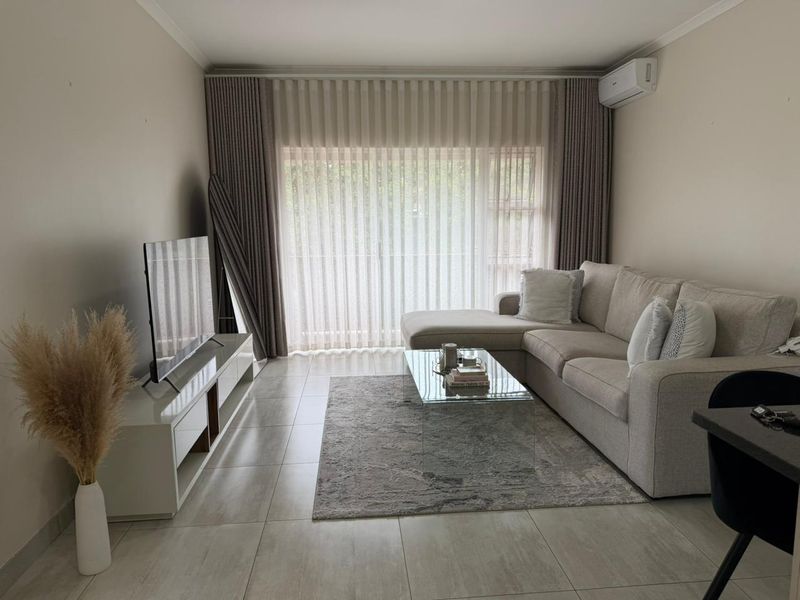 Lovely neat  2 bedroom flat at Glenwood Durban - Photo 3