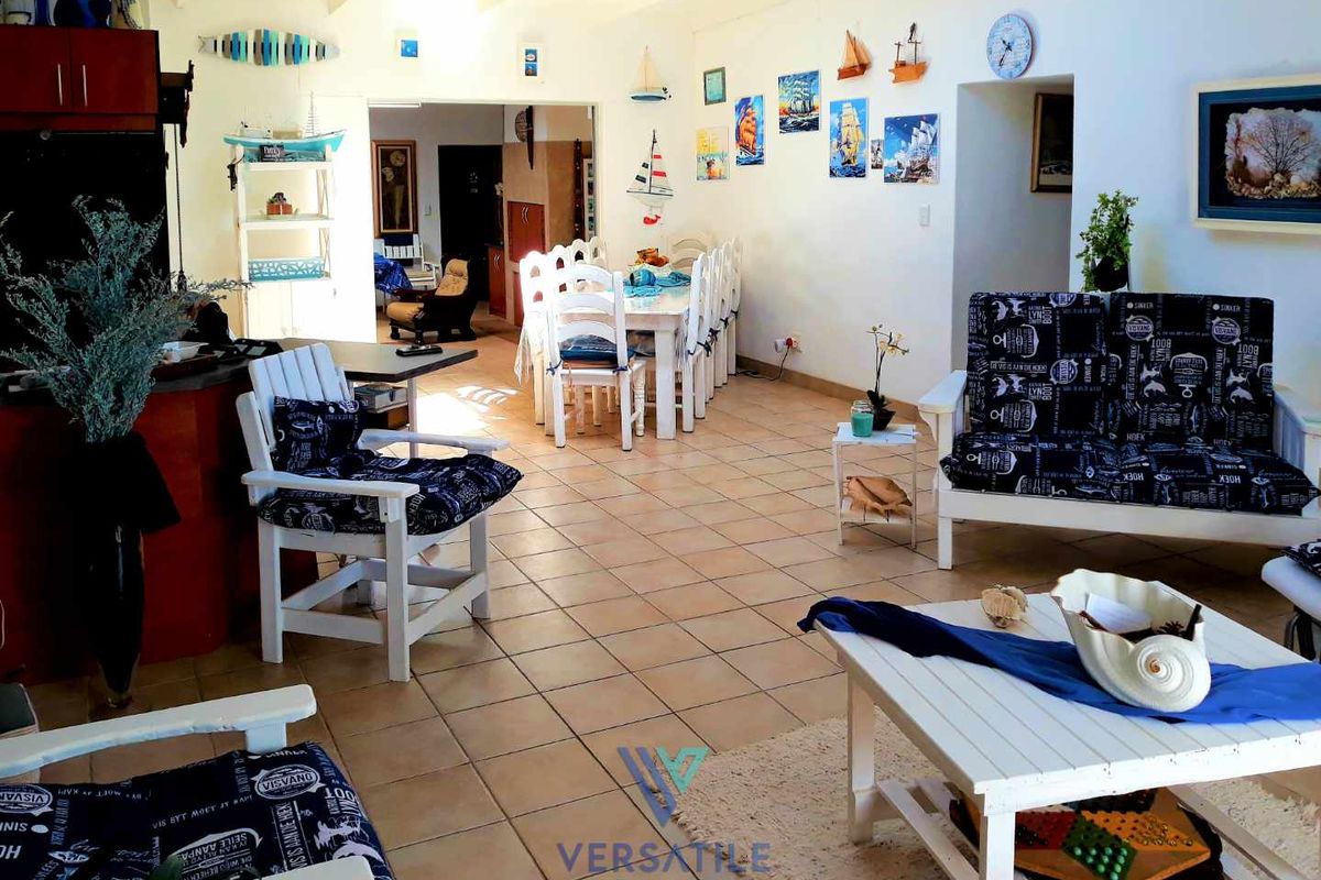 Enlightened 4 Bedroom Home. - Photo 4