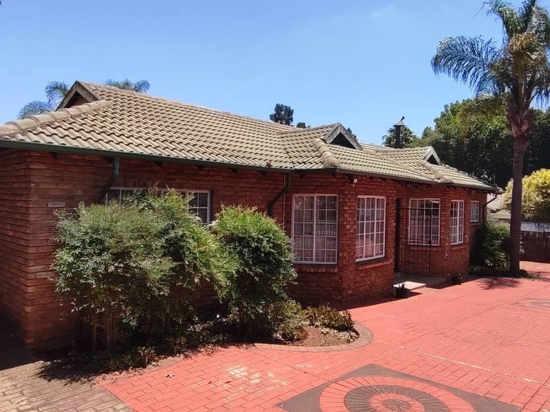 Guest House close to Menlyn Shopping Centre! - Photo 3
