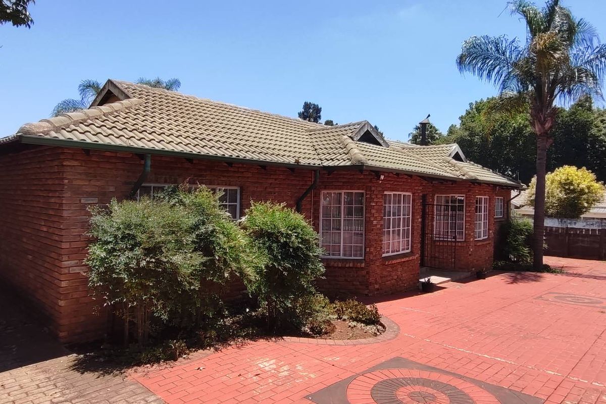 Guest House close to Menlyn Shopping Centre! - Photo 3