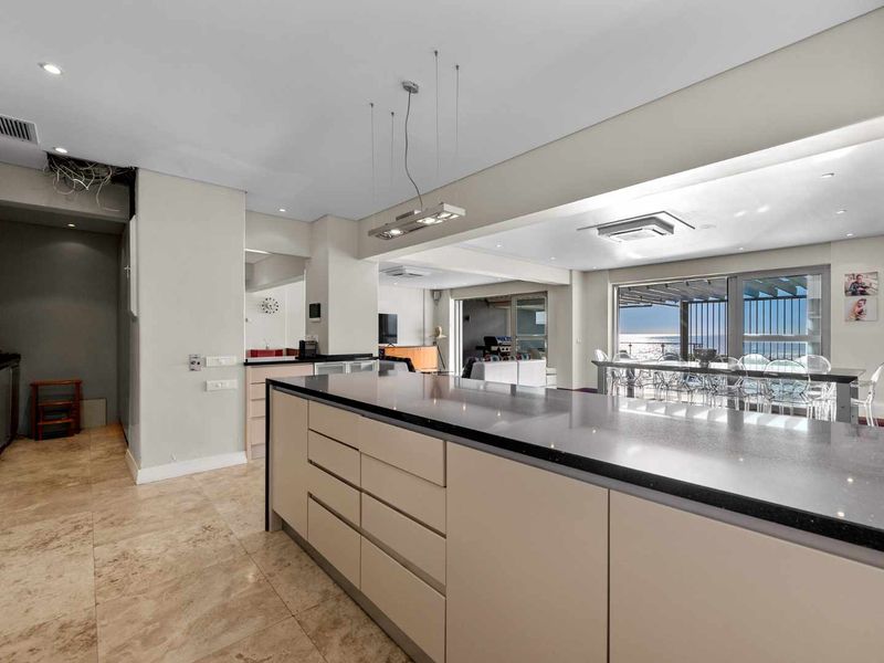 Wake up to the Waves - Photo 8