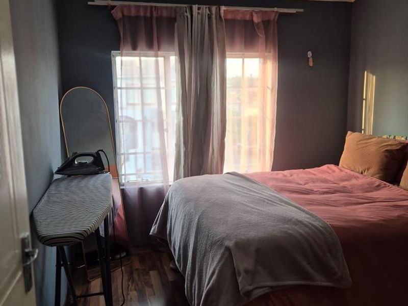 Upstairs neat apartment for Rent - Photo 10