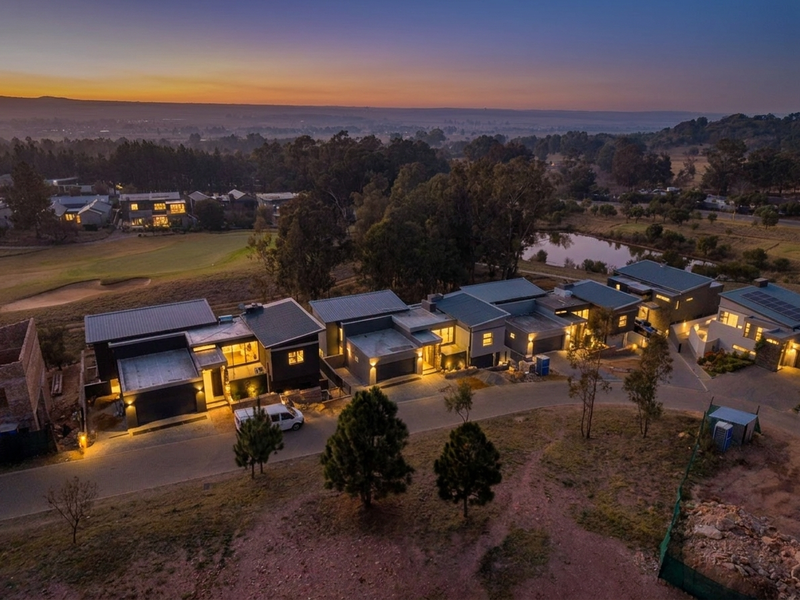 Brand New Golf Course Cluster home. Beautifully finished. Ready to welcome its very first owners. - Photo 4