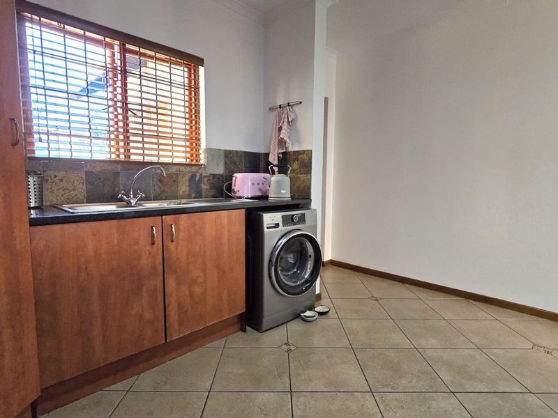 2 Bedroom Apartment / Flat for Sale in Meyersdal - Photo 8