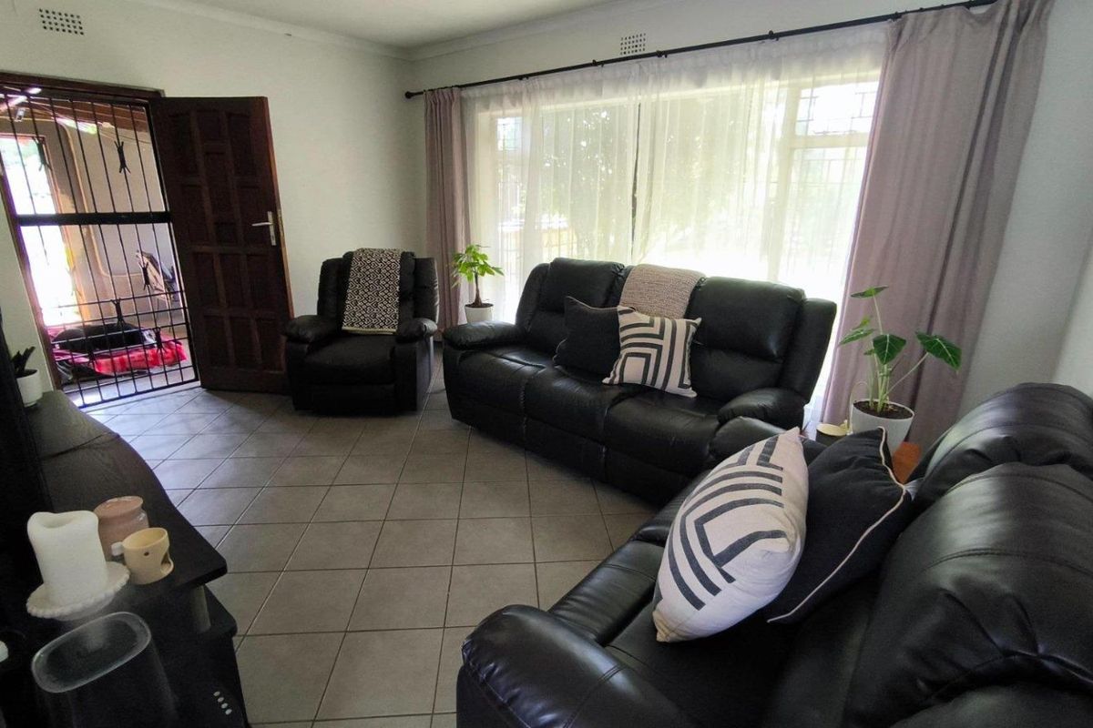 Modern Pet Friendly Home in Mayberry Park - Photo 3