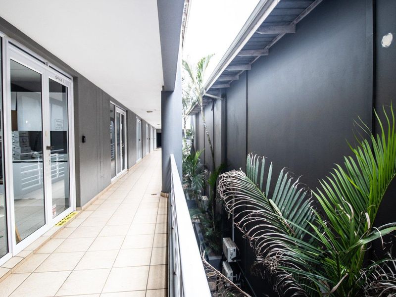 Wheelchair-Accessible Office with Lift & Secure Parking – Ballito Central - Photo 4
