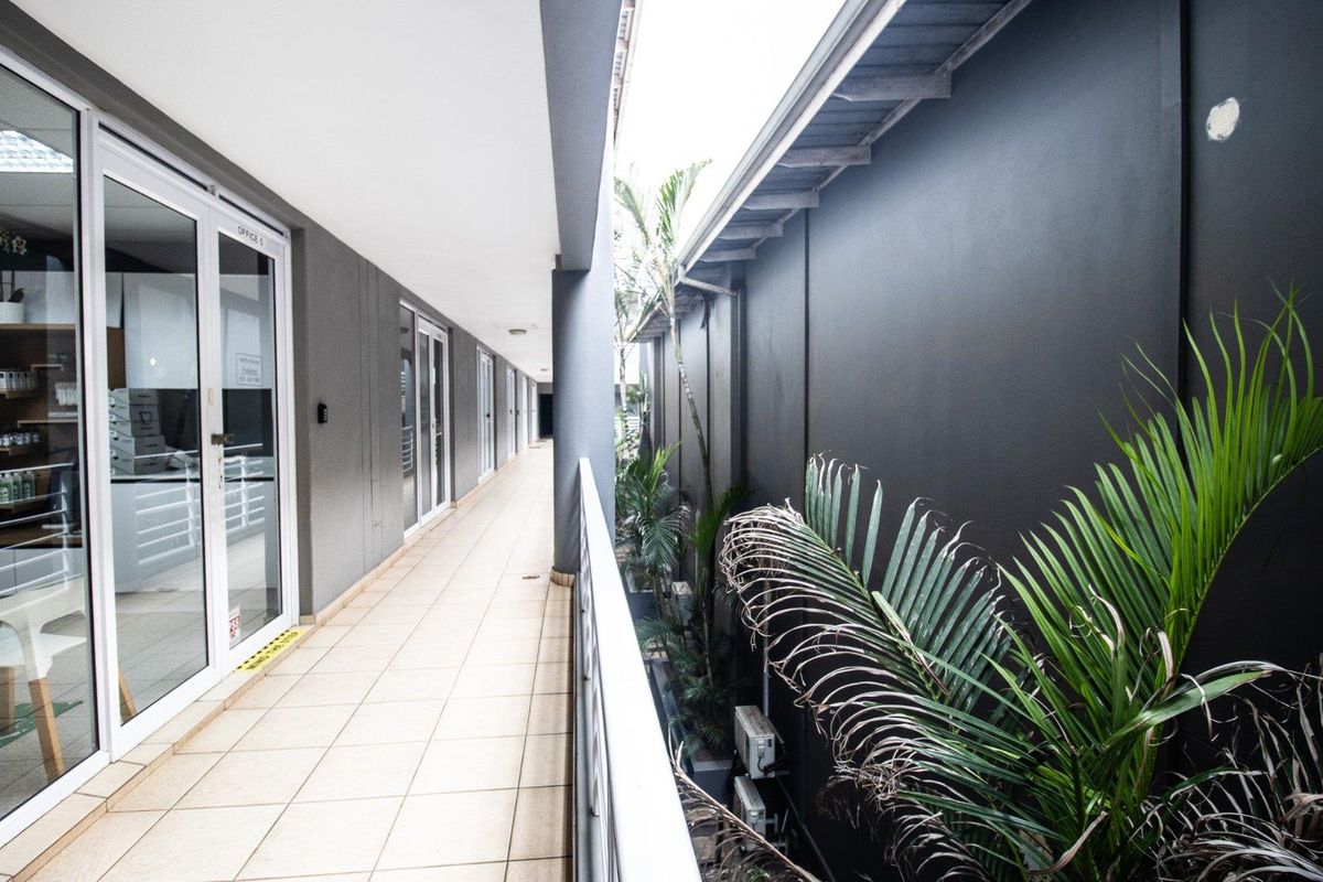Wheelchair-Accessible Office with Lift & Secure Parking – Ballito Central - Photo 4