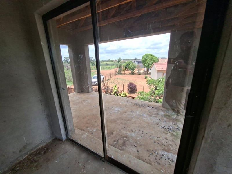 FOR SALE: Double-Storey Home in Madombidzha Zone 1, Sinthumule - Photo 5