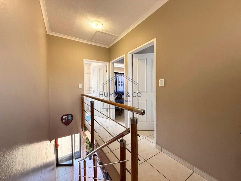 Modern 3-bedroom townhouse in town center - Photo 6