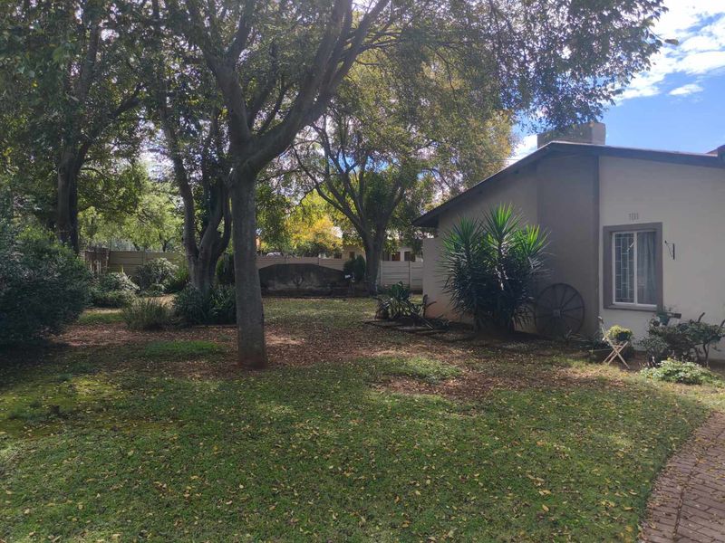 BEAUTIFUL DUAL HOMES ON A LARGE STAND FOR A BIG FAMILY - Photo 2