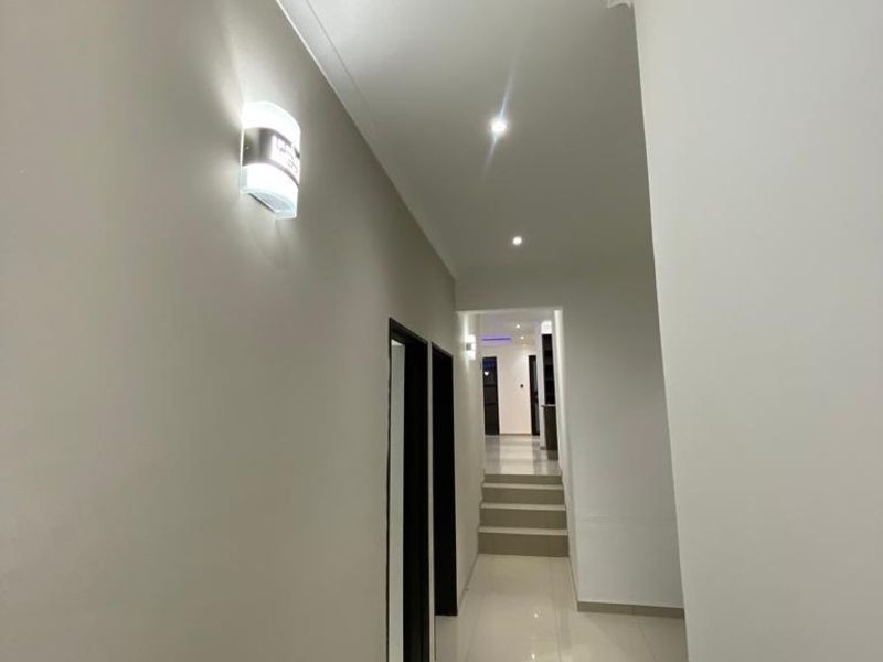 Family Home with Income-Generating Flat in Prime Academia - Photo 10