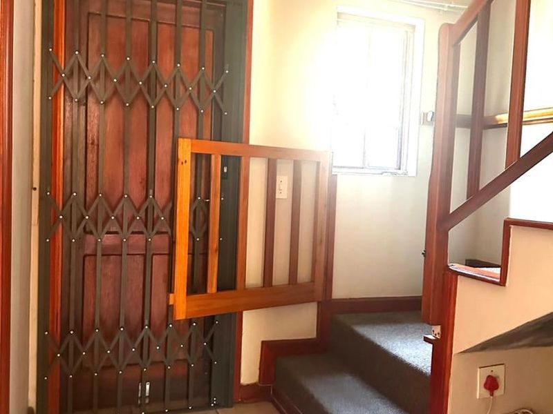 Elegant Townhouse Living with Staff Accommodation & Modern Comforts - Photo 5