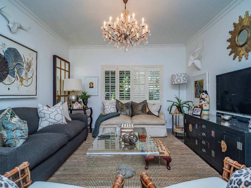 Exclusive Opulent Residence in Prestigious Broadway Precinct!! - Photo 8