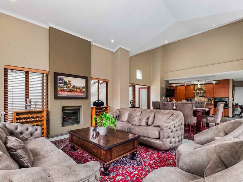 STUNNING FAMILY HOME BOASTING ALL THE BEST QUALITIES ONE WANTS IN A HOME - Photo 3