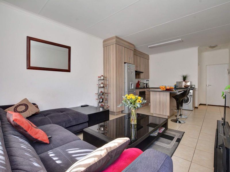 Modern Urban Living - Photo 5