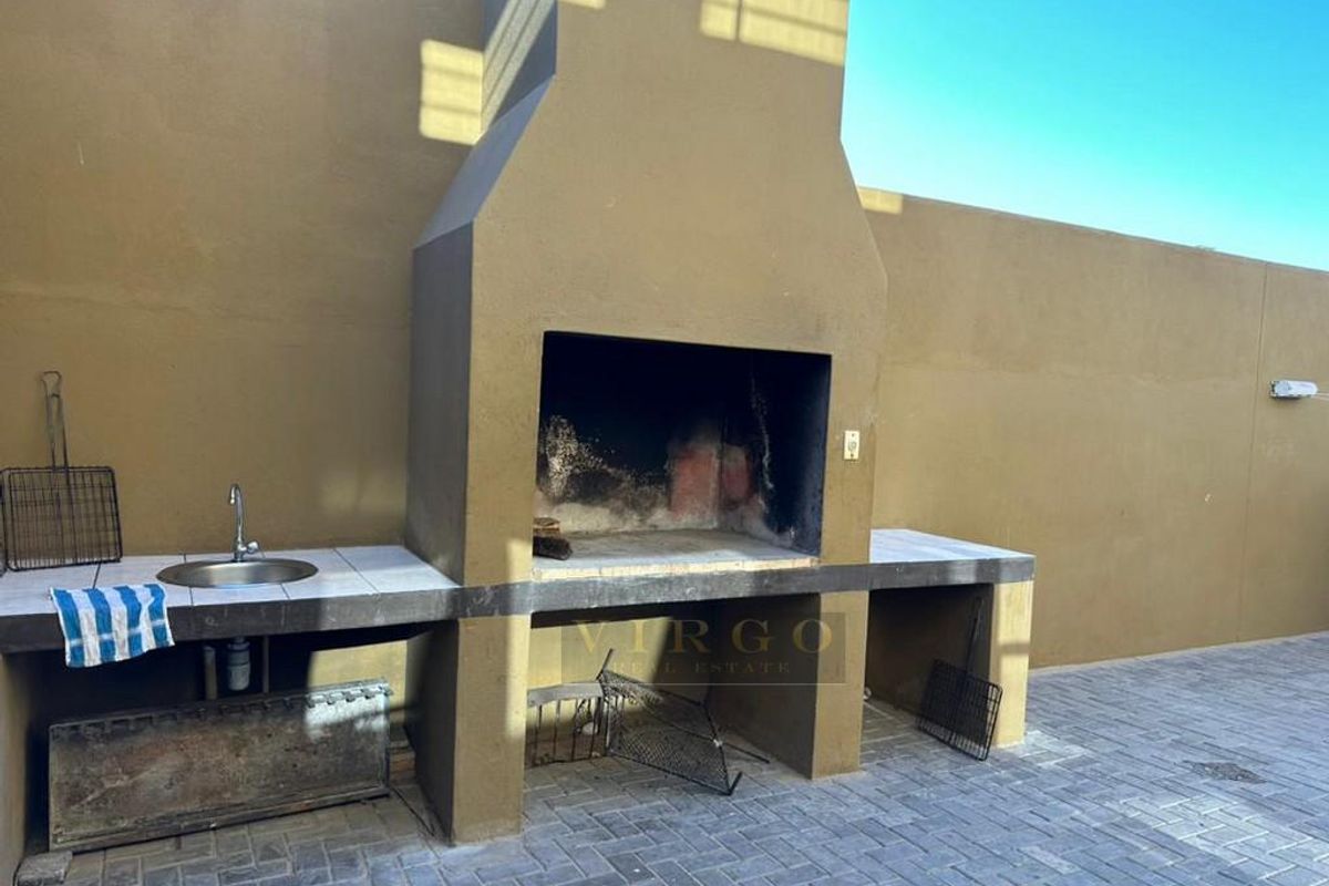 IMMACULATE 4 BEDROOM HOUSE FOR SALE IN LANGSTRAAND, WALVIS BAY!! - Photo 5
