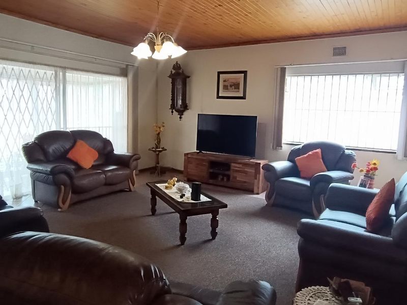 "Kempton Park Family Home with Income Potential!" - Photo 7