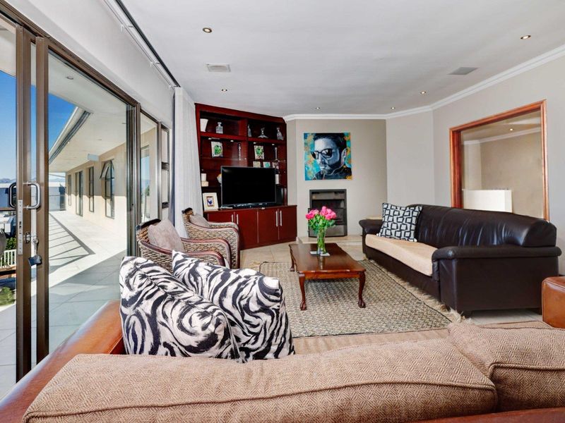 A Home of Stature, Sunlight &  Views - Photo 6
