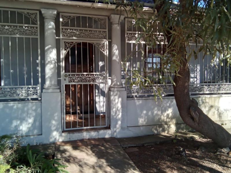 Exceptional Value in Newlands – Family Home with Flatlet, Pool & Dual Entrances! - Photo 3