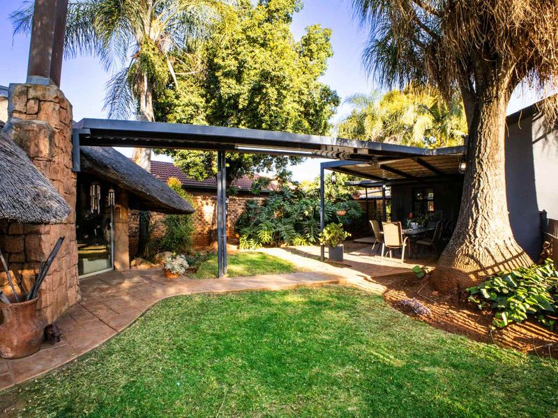 4 Bedroom Beauty For Sale in Waverley - Photo 3