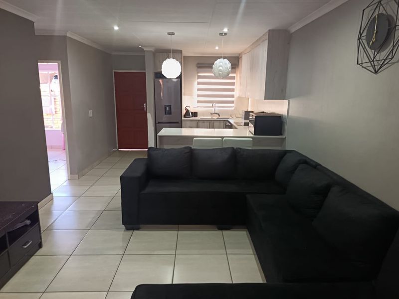 Rare find, Completely Redone 2-Bedroom townhouse with Private Garden in Security Complex. Exclusively Marketed by Sashen Moodley. - Photo 9