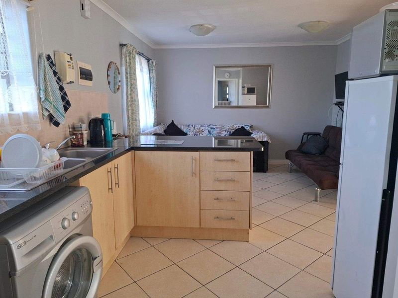 Ground-Floor Gem in Hartenbos: Modern Comfort Awaits! - Photo 5