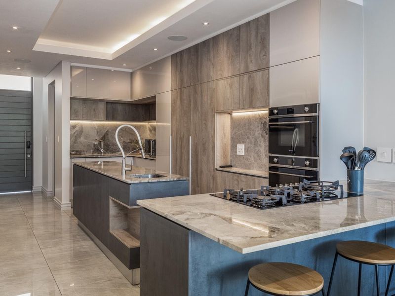 Luxurious Furnished 3 Bedroom Townhouse with Private Pool - Photo 5