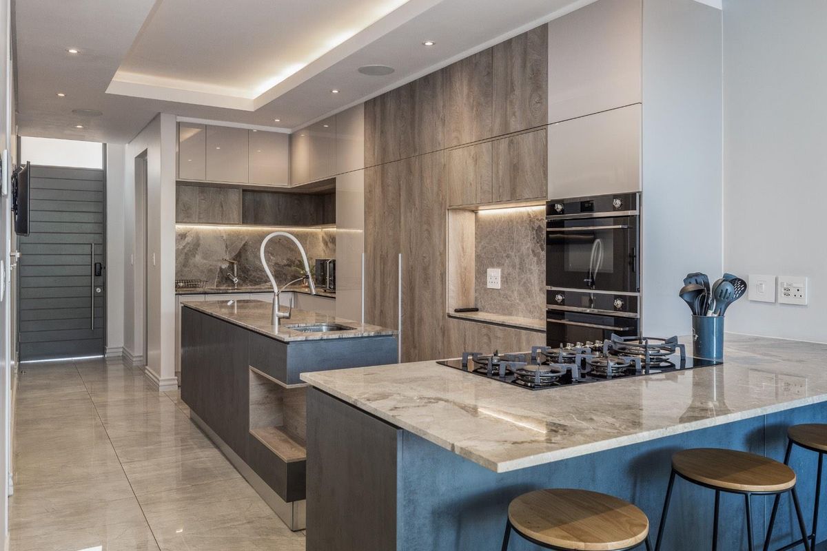 Luxurious Furnished 3 Bedroom Townhouse with Private Pool - Photo 5
