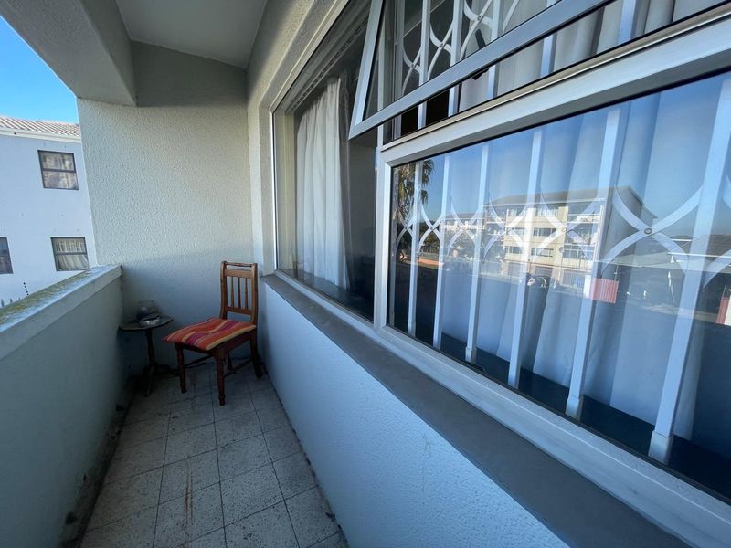 1 Bedroom Apartment in secure complex - Photo 7