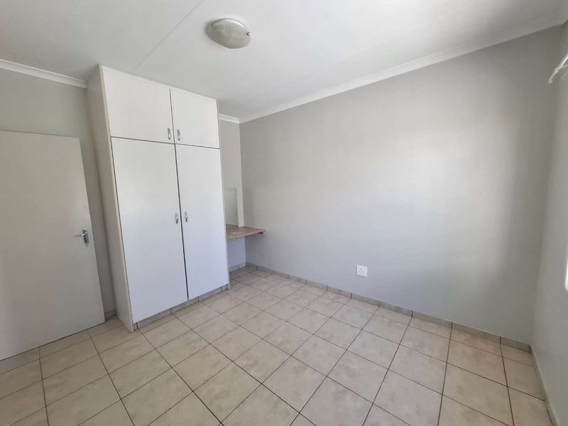 AFFORDABLE GEM IN PIONEERSPARK EXT 1 - Photo 5