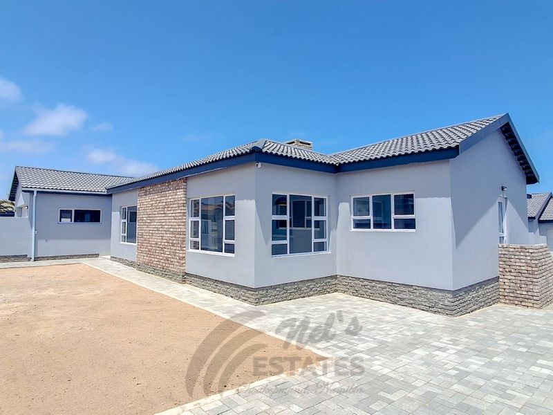 Newly Built Home with Separate Flat For Sale in Ocean View, Swakopmund - Photo 2