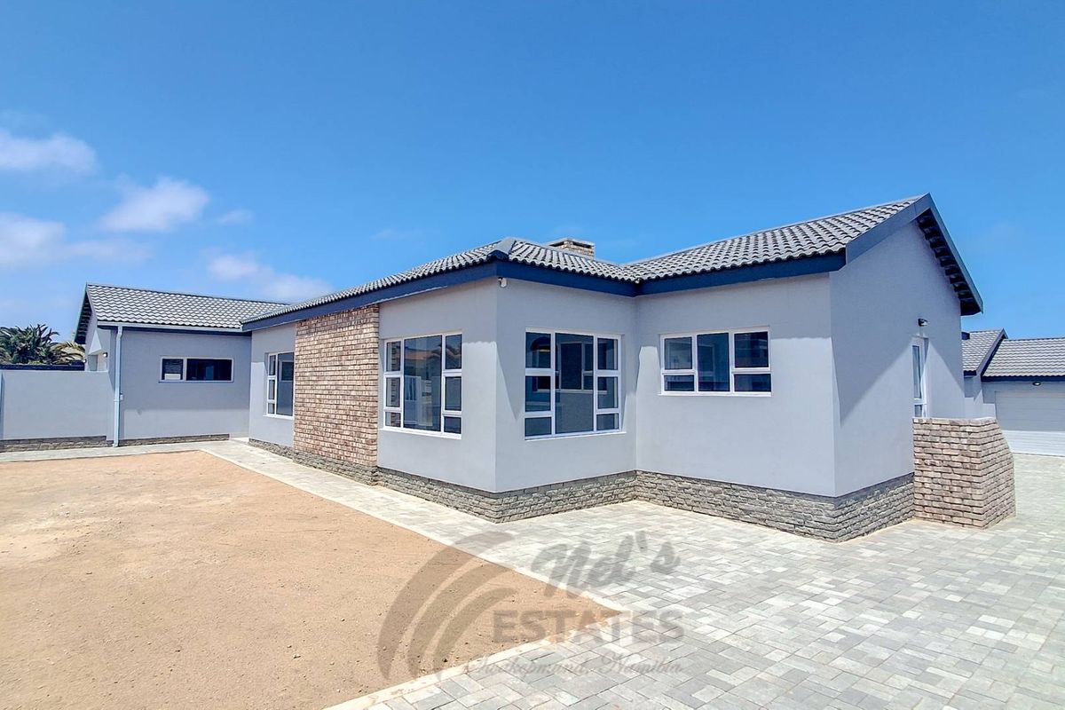Newly Built Home with Separate Flat For Sale in Ocean View, Swakopmund - Photo 2