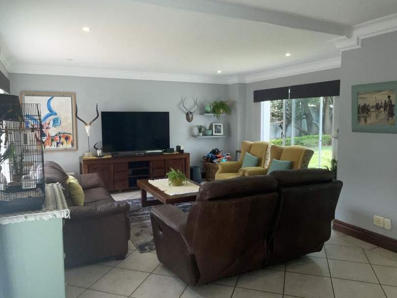 Sole Mandate - Photo 5