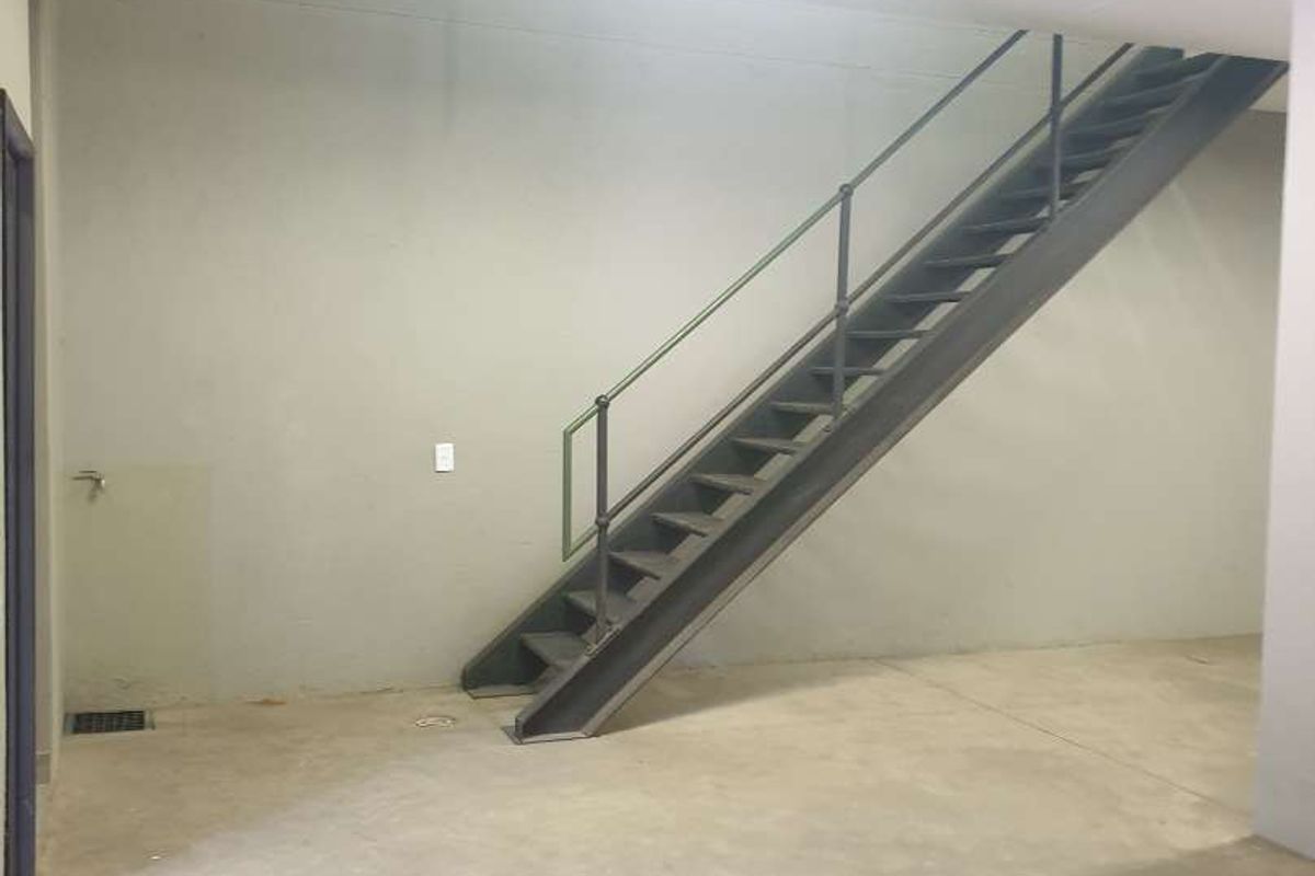 PROSPERITA WAREHOUSE TO LET - Photo 3