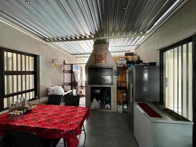 🌿 Rare Find in Okahandja Town - Photo 9