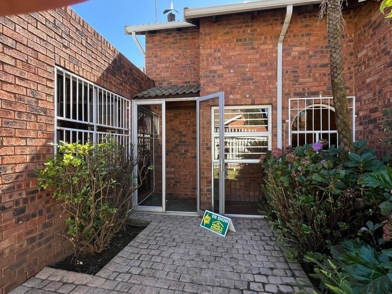 Townhouse For Sale in Mayberry Park, Alberton - Photo 2